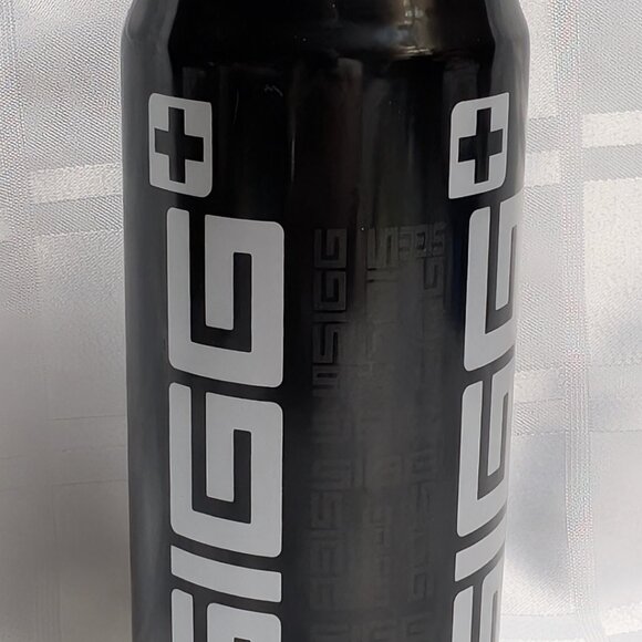 SIGG SWISS MADE METAL WATER BOTTLE SPORTS 0.6 LT BLACK AND WHITE LIDDED SPORTS - Picture 11 of 12